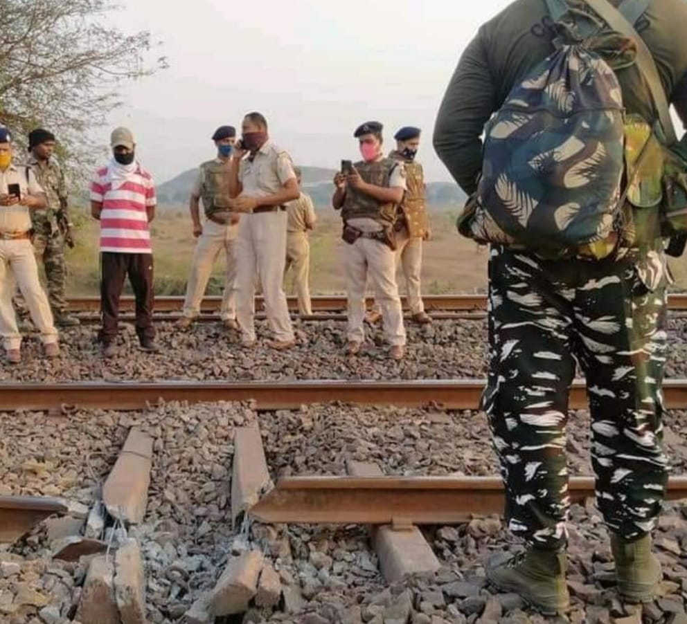 गुड्स ट्रेन के कारण लोटा पहाड़ और सोनुवा स्टेशन के बीच बड़ी दुर्घटना टली